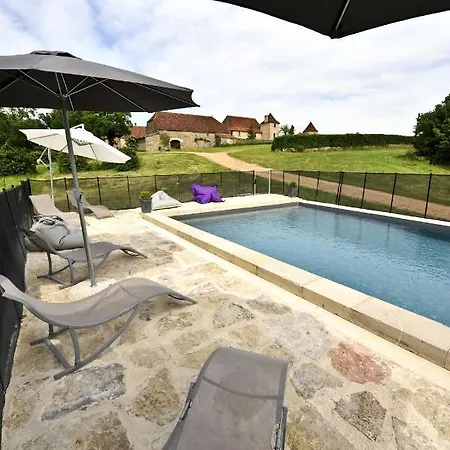 8 Pers Du Chateau De Cantecor *