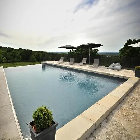 Сasa de vacaciones 8 Pers Du Chateau De Cantecor