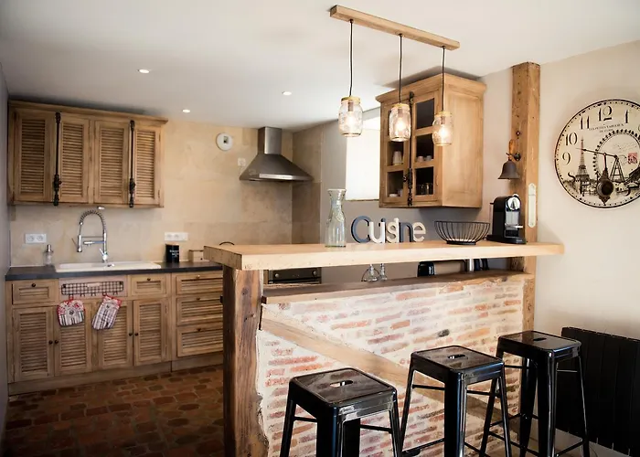 8 Pers Du Chateau De Cantecor *