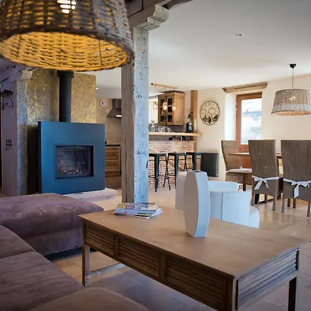 8 Pers Du Chateau De Cantecor Дом отдыха