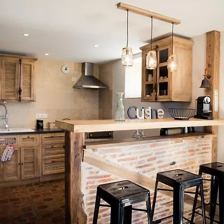 8 Pers Du Chateau De Cantecor *